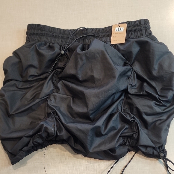 Black Ruched Skirt - Picture 1 of 3